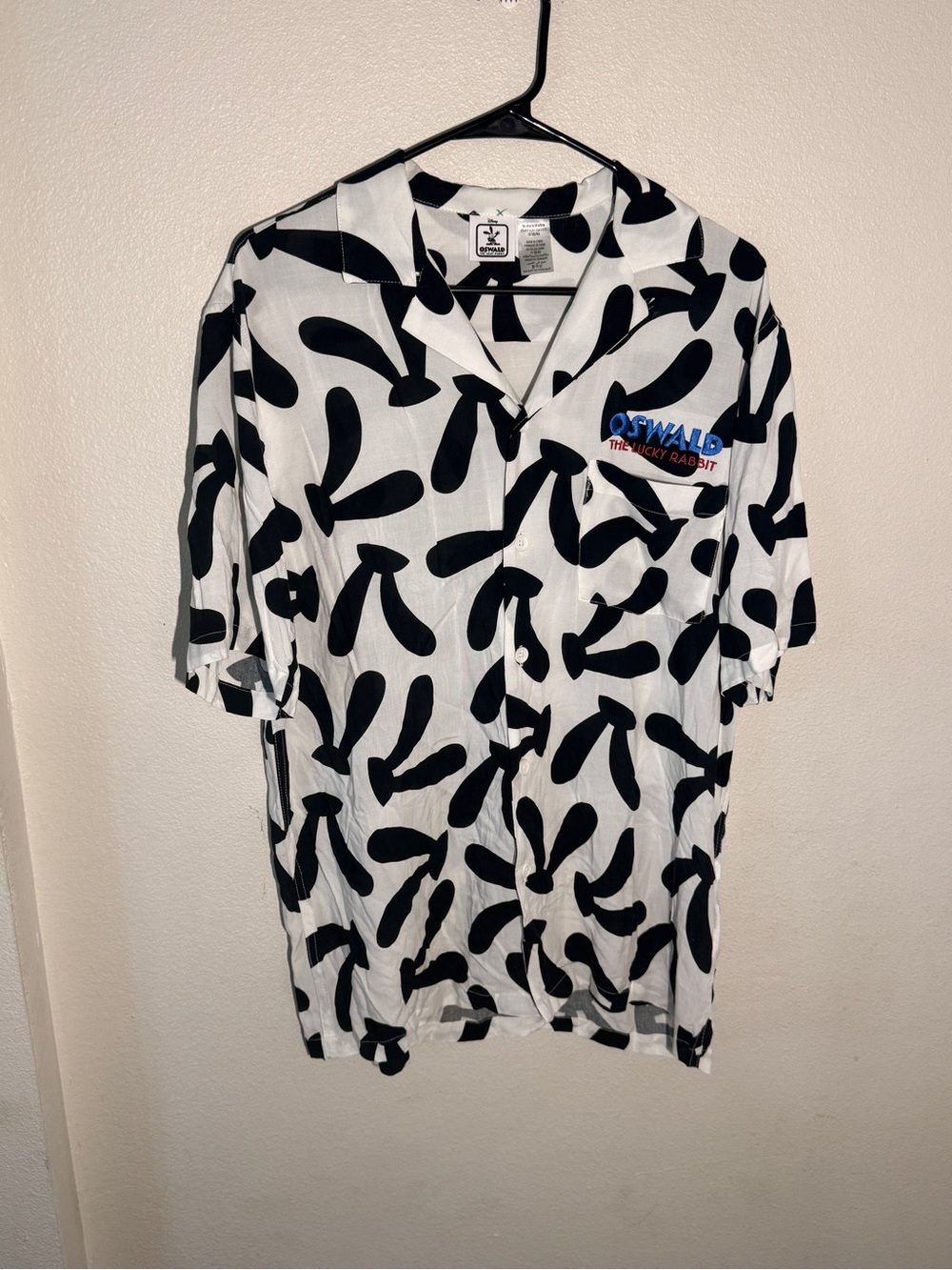 Disney Black & White Oswald Short-Sleeve Button-Down Shirt